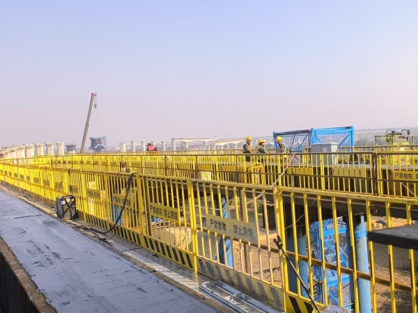 山东超晟辉护航昌九铁路乐化联络线特大桥钢桁梁施工